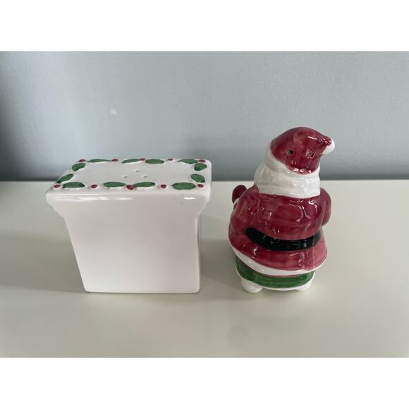 VTG Christmas Otagiri Santa Sitting By Fireplace Stockings Salt Pepper Shakers - Picture 3 of 5